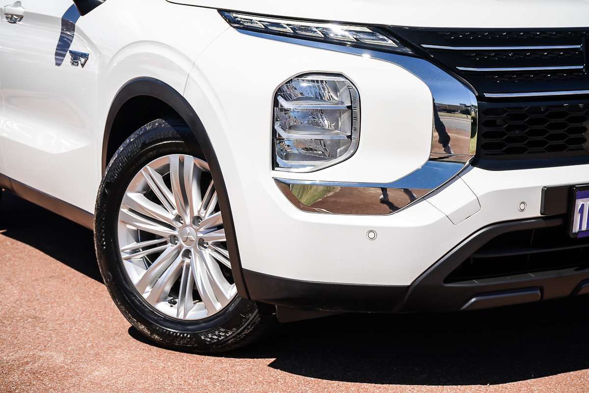 2023 Mitsubishi Outlander PHEV ES ZM