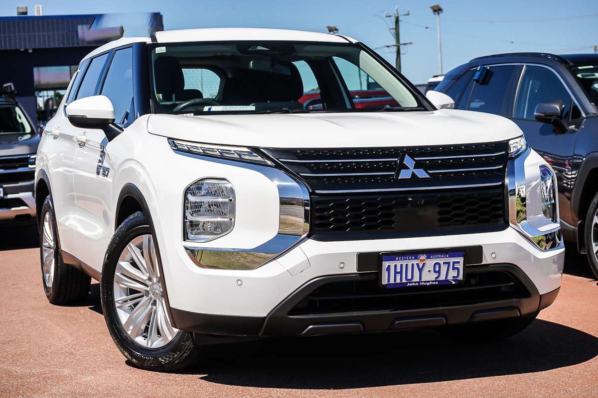 2023 Mitsubishi Outlander PHEV ES ZM