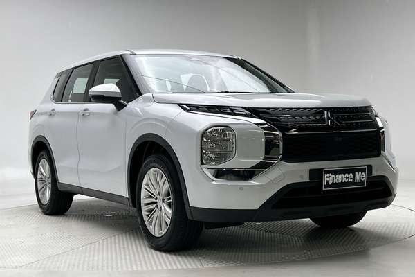 2024 Mitsubishi Outlander ES ZM thumb-0