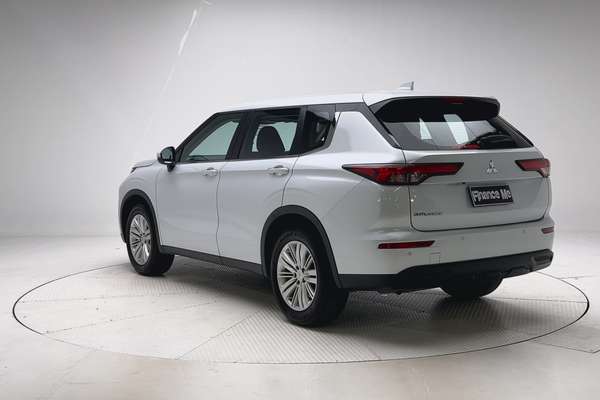 2024 Mitsubishi Outlander ES ZM thumb-8