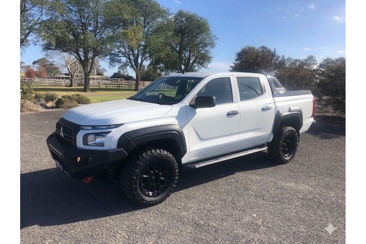 2024 Mitsubishi Triton GLX MV 4X4