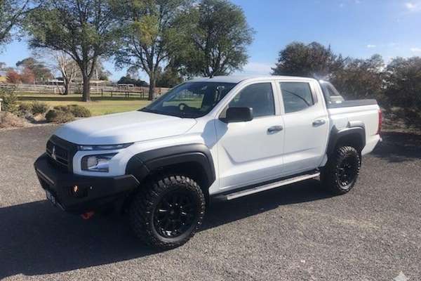 2024 Mitsubishi Triton GLX MV 4X4