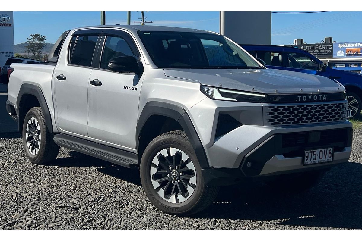 2025 Toyota Hilux SR5 GUN226R 4X4