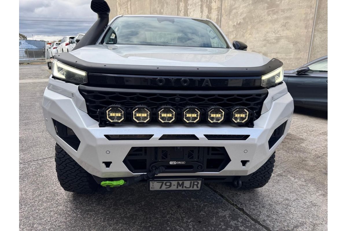 2025 Toyota Hilux SR5 48V GUN227R 4X4