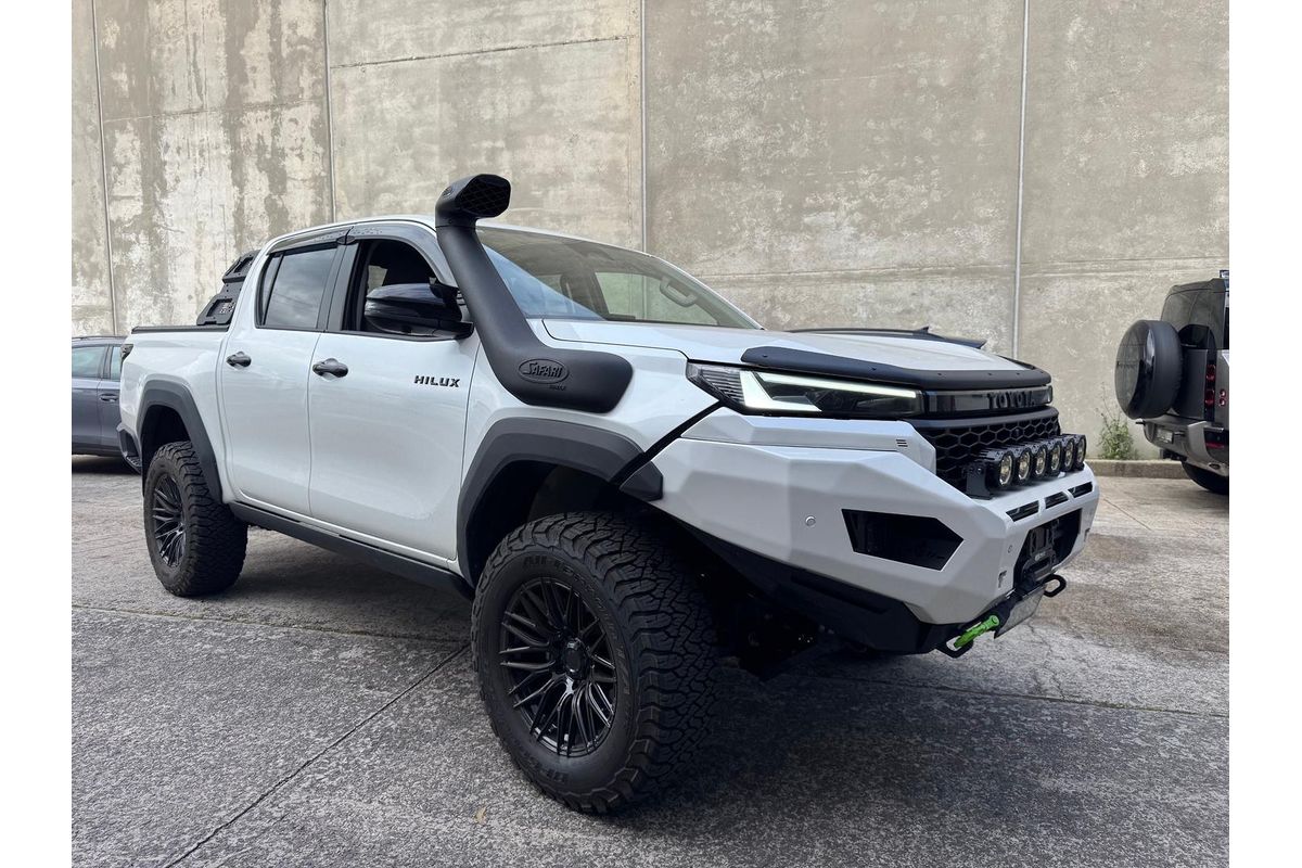 2025 Toyota Hilux SR5 48V GUN227R 4X4