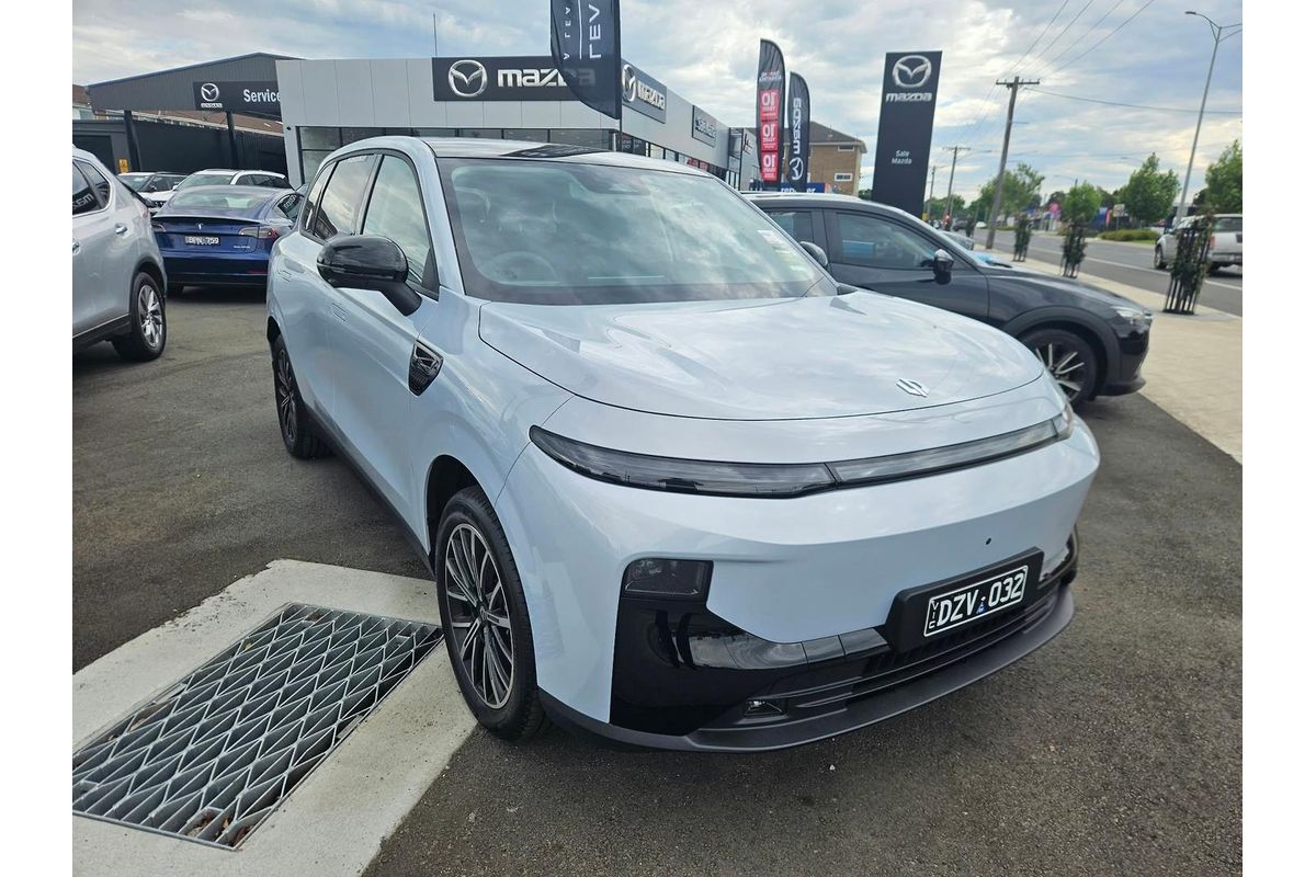 2026 Leapmotor B10 Design LR A12