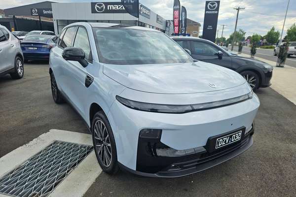 2026 Leapmotor B10 Design LR A12