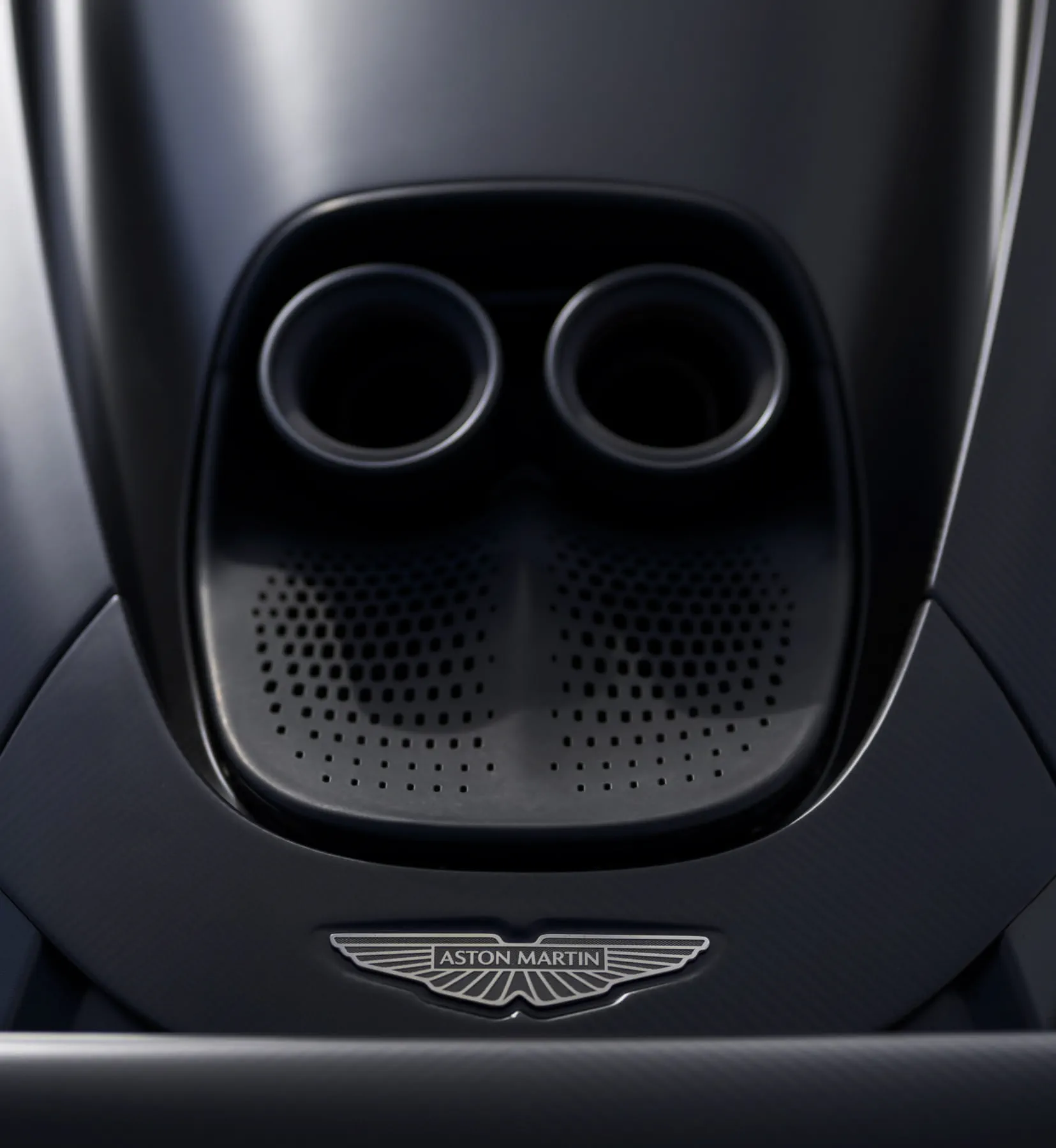UNIQUE AIR INTAKE