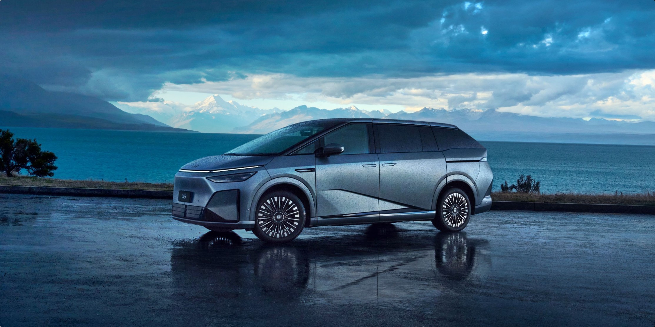 2026 XPeng X9 electric people mover
