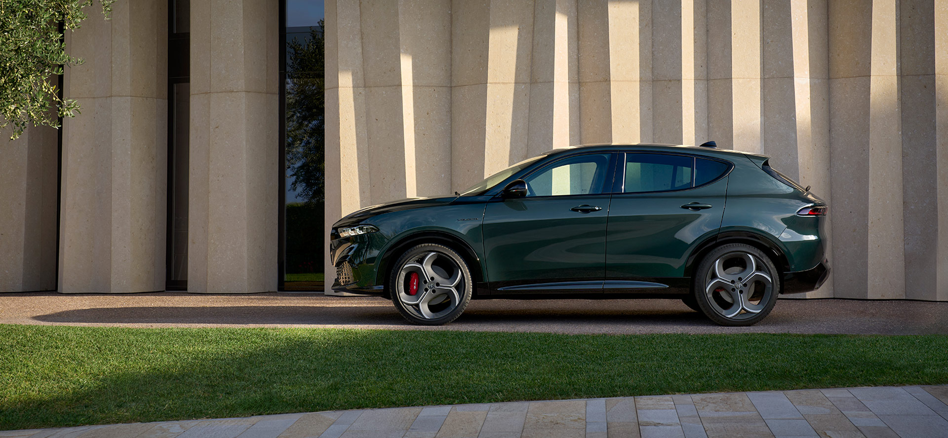 Driving Dynamics THE ART OF MASTERING THE ROAD