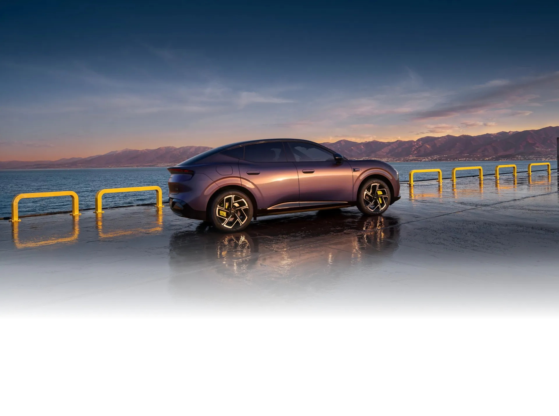An ultra-sporty, streamlined fastback