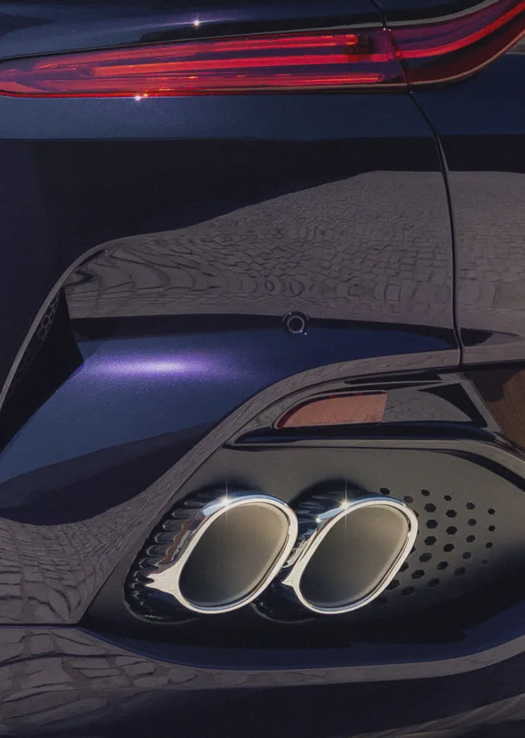 SCULPTURAL REAR INTEGRATION.