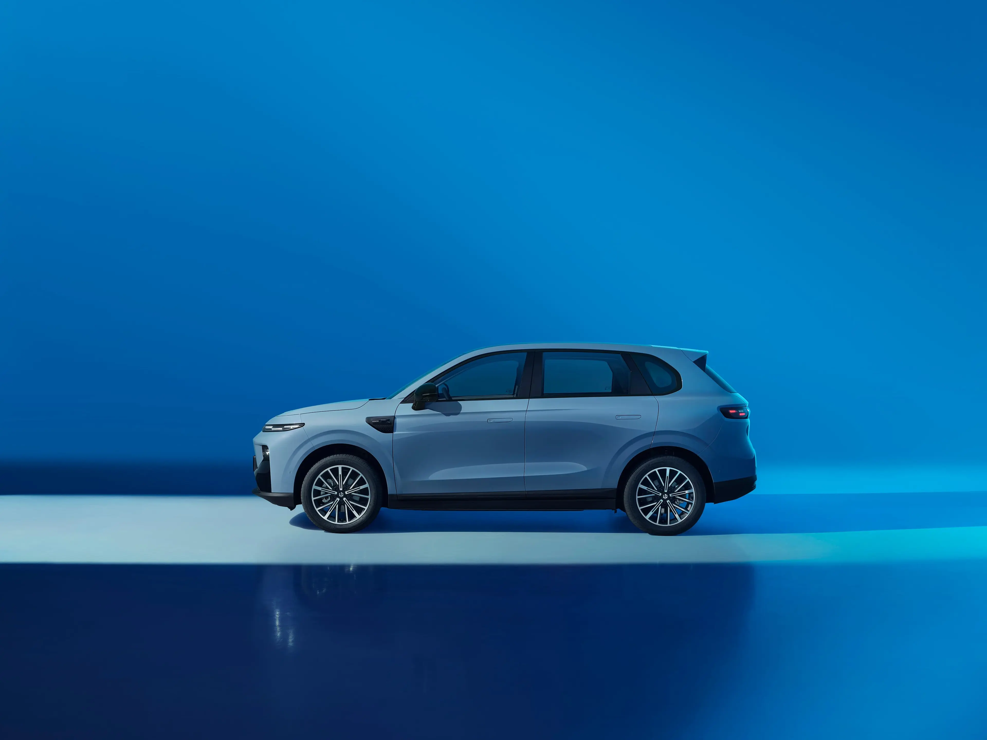B10 Hybrid EV