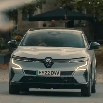 Renault delivers an electrifying performance in hit Netflix series 'bodies'