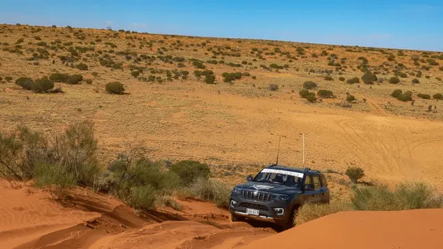 Mahindra Scorpio crosses the Simpson Desert in record time!