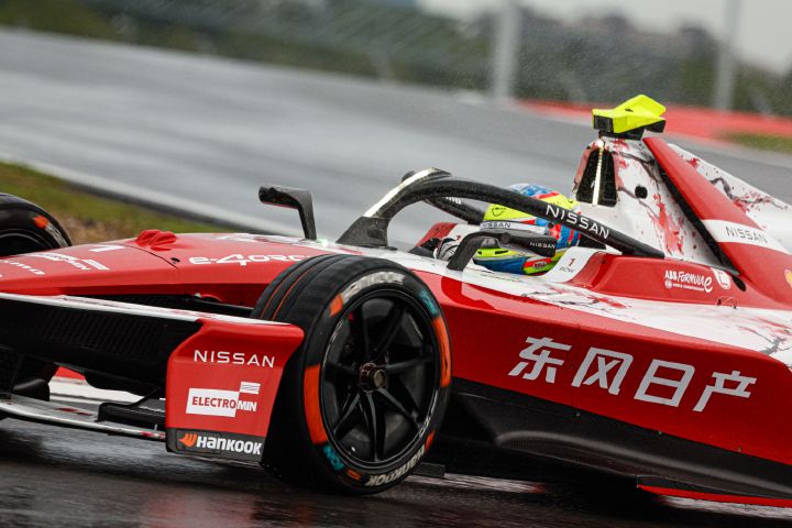 Nissan Formula E Team scores points in challenging Shanghai weekend